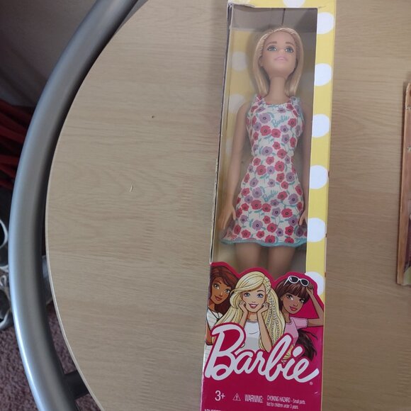 A set of 3 Barbie dolls - Picture 2 of 4